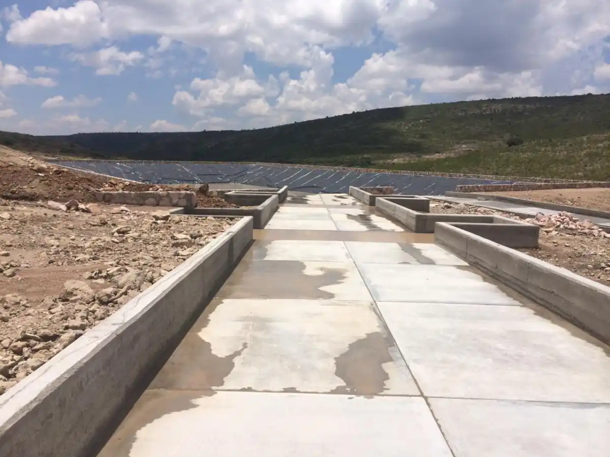 Embalse para captación de agua de lluvia.