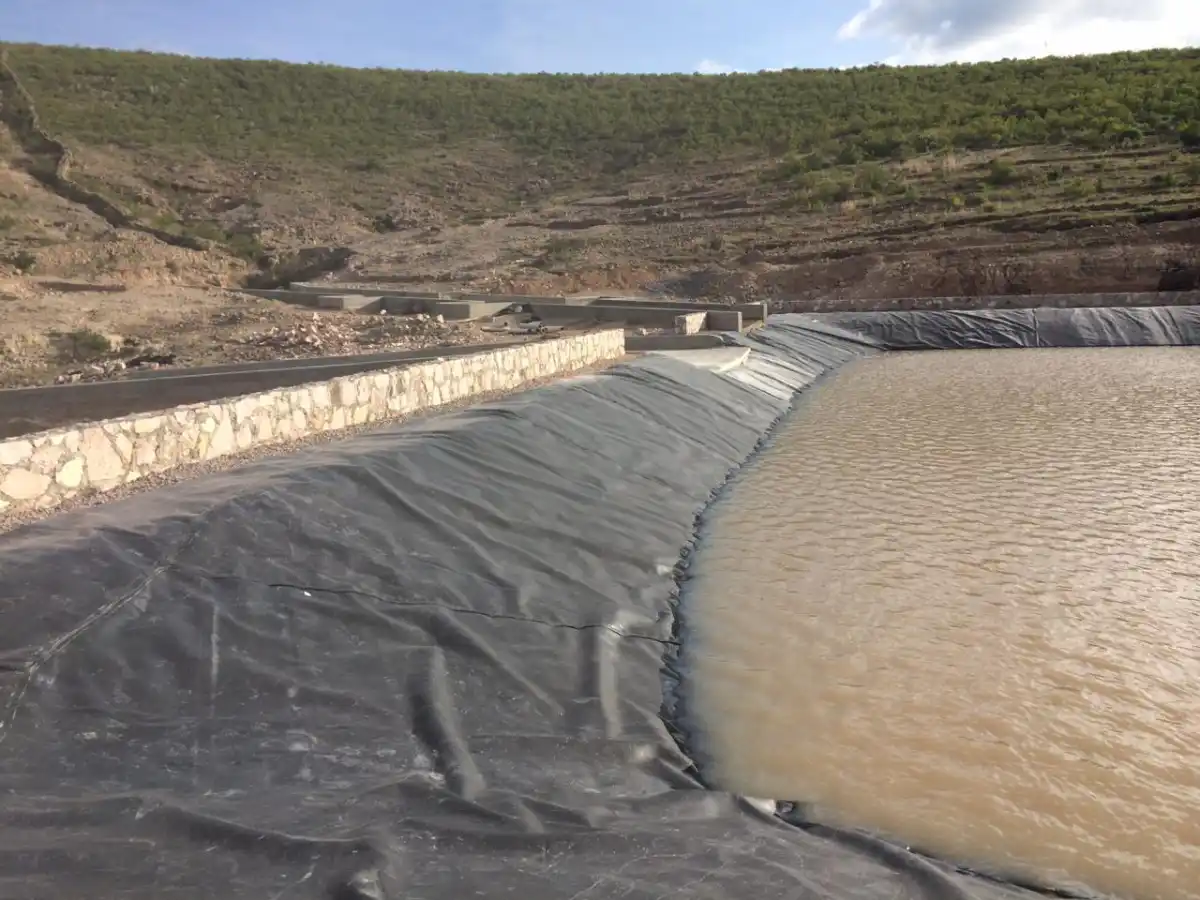Embalse para captación de agua de lluvia.
